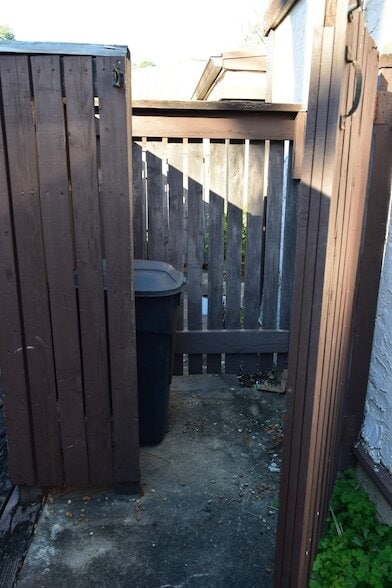 Building Photo - 410 Westwood Dr