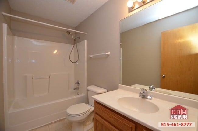 Building Photo - Open Layout Waukee Ranch