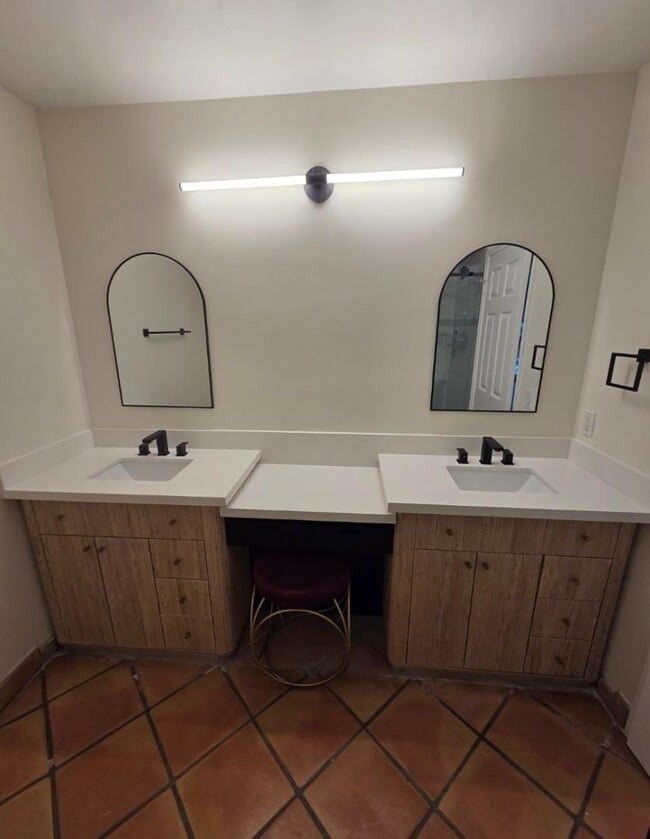 Building Photo - 5240 E Cholla St