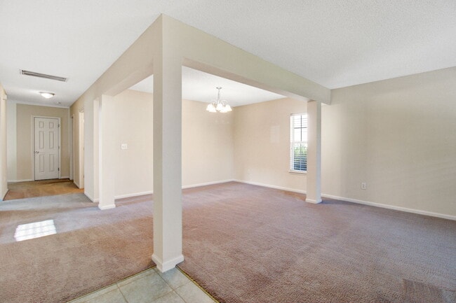 Building Photo - 5135 Ballantine Dr