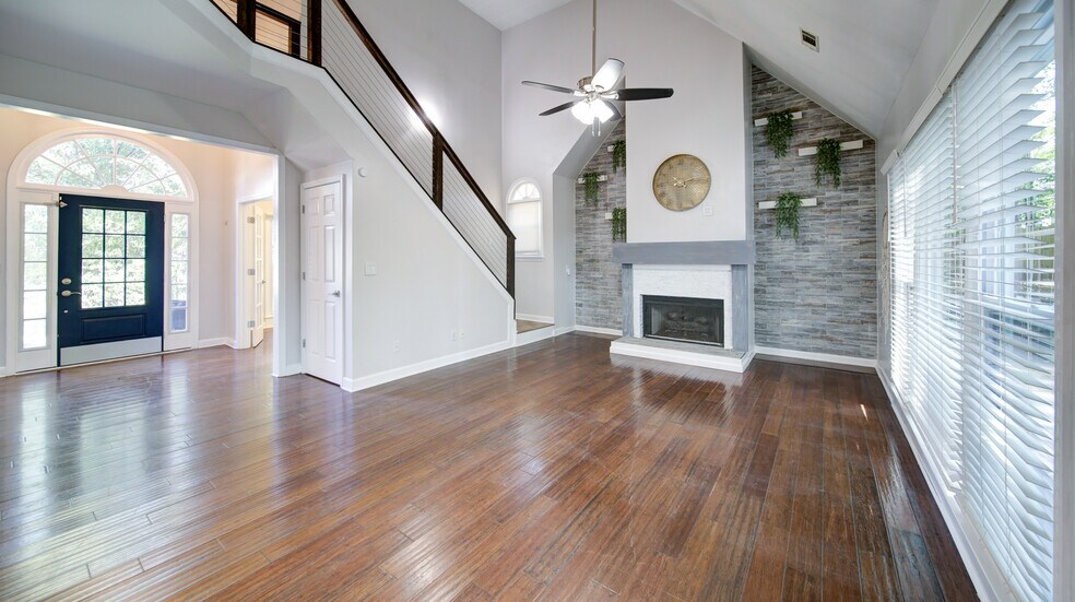 Building Photo - 680 Evening Pine Ln