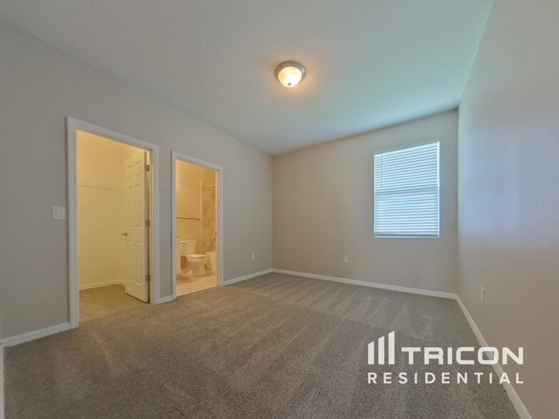 Building Photo - 860 Bay Bridge Cir