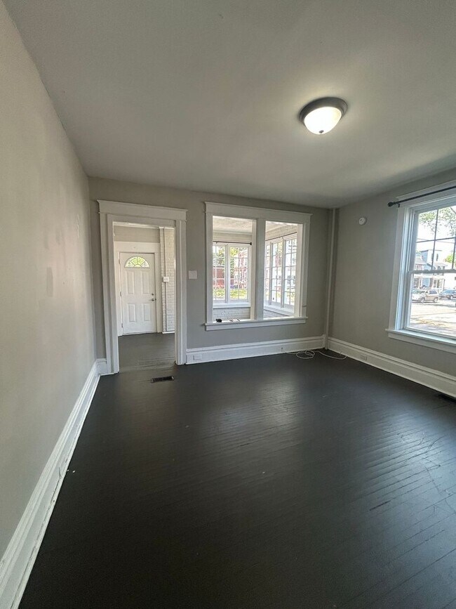 Building Photo - 2667 N 6th St