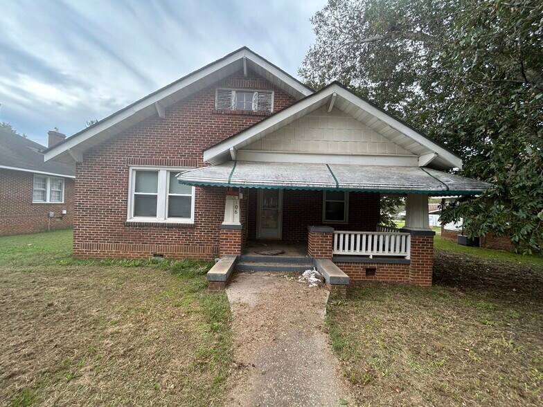 Building Photo - 106 4th St