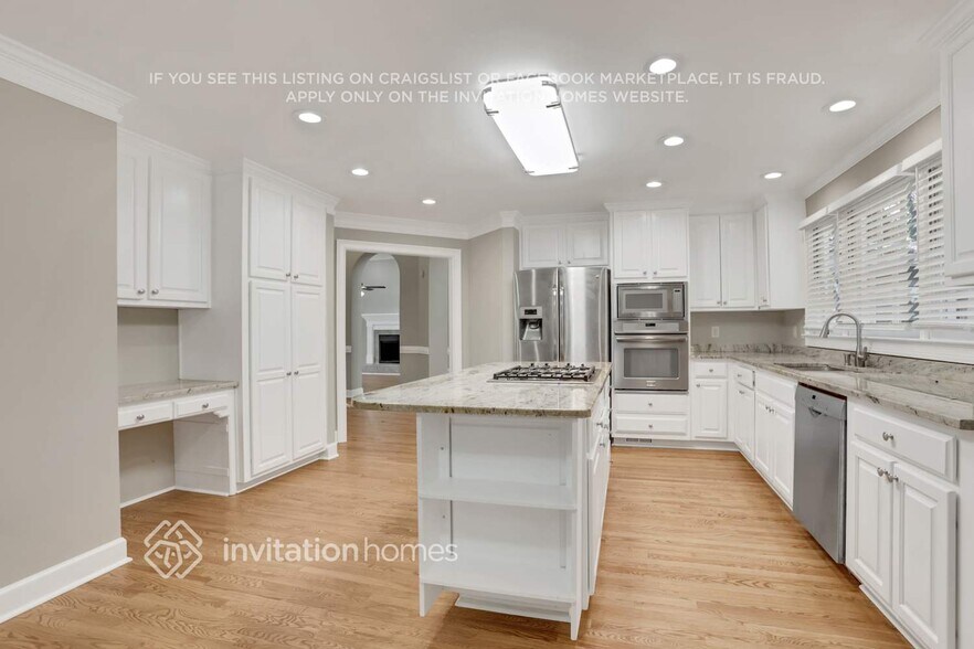 Building Photo - 560 Laurel Wood Ct