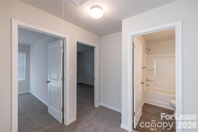 Building Photo - 1419 Amhurst St