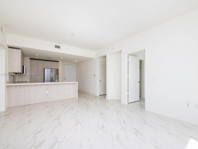 Building Photo - 2000 Metropica Wy