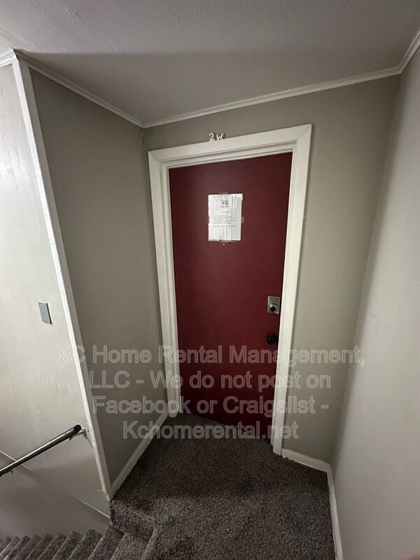 Building Photo - 4400 NE 46th Terrace