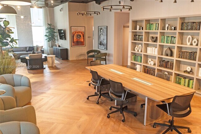 Building Photo - 151 NE 5th St