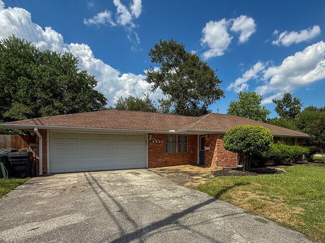 Building Photo - 8902 Blankenship Dr