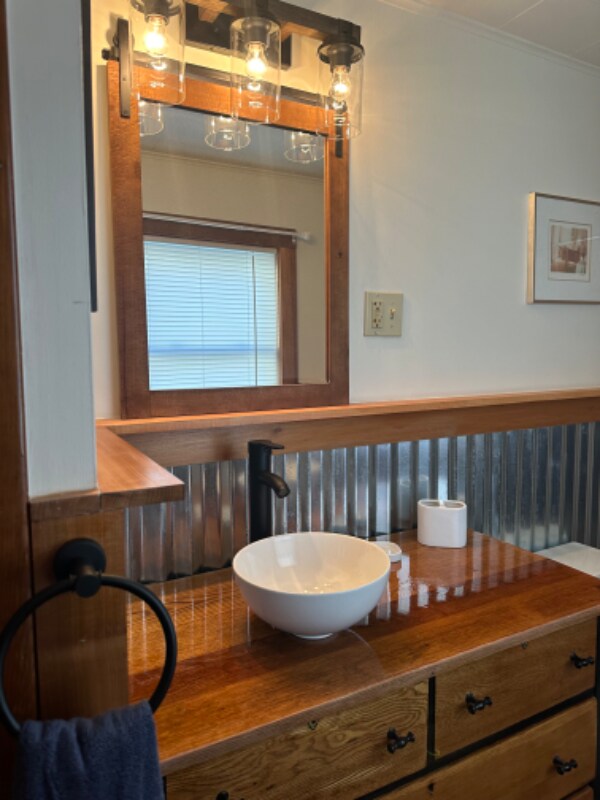 Building Photo - 2 John St