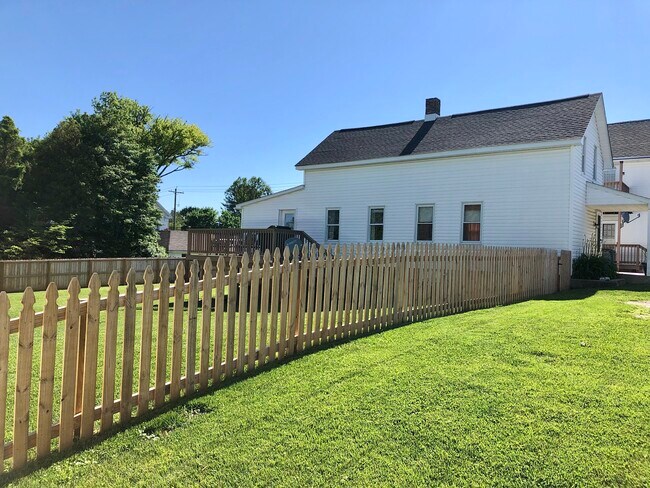 Building Photo - 2520 Freysville Rd