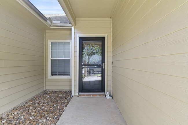 Building Photo - 20910 Sun Creek Dr