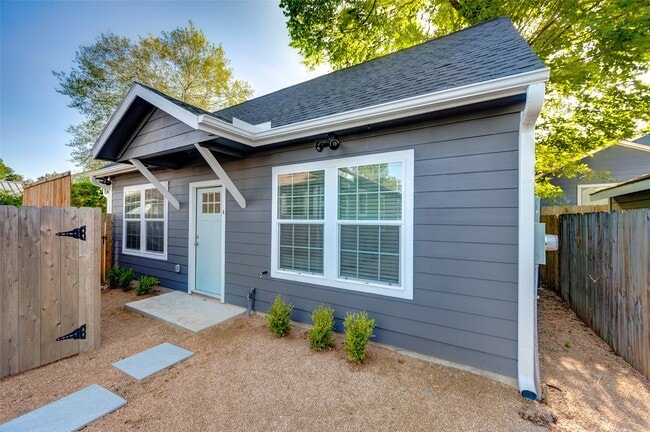 Building Photo - 1213 Armstead St