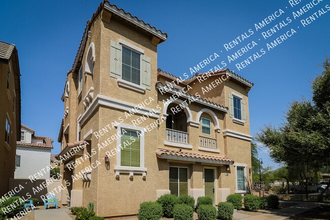 Building Photo - 747 N Port Dr