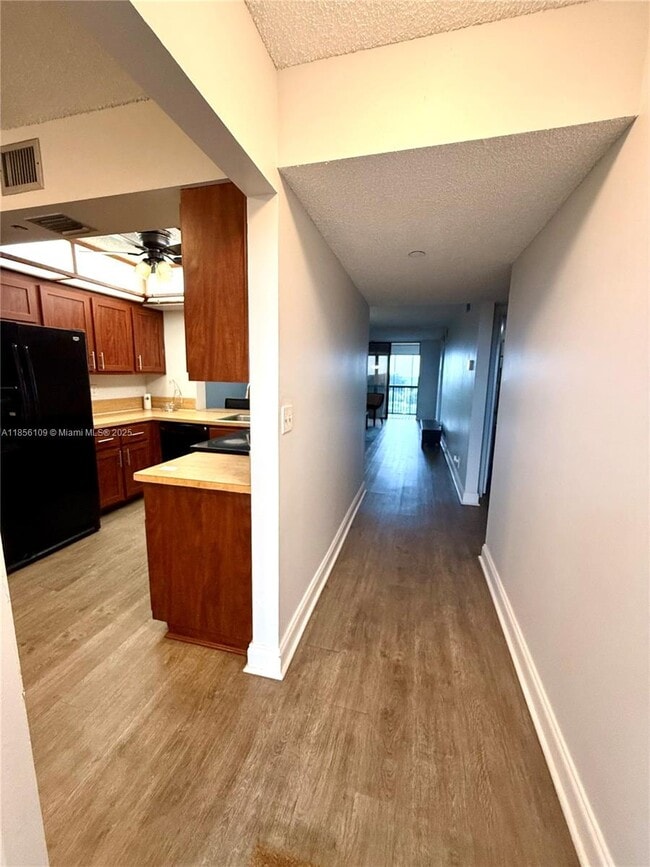Building Photo - 1266 S Military Trail
