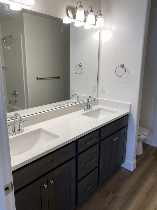 Building Photo - 51 W 440