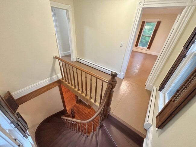 Building Photo - HUGE 6bd / 3ba House | Penfield Schools | 2nd floor Laundry hooks | Master Suite