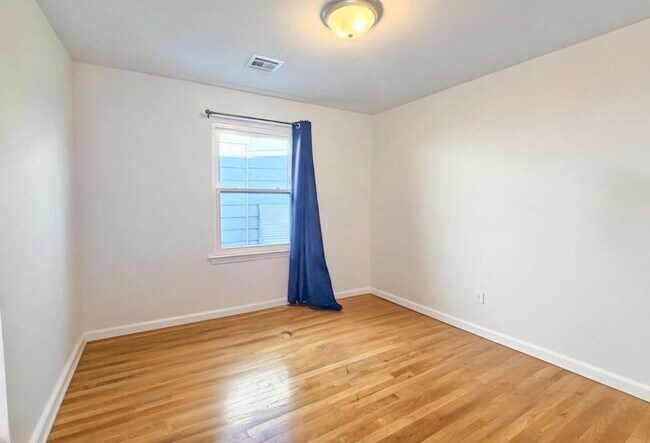 Building Photo - 108 Claremont Ave