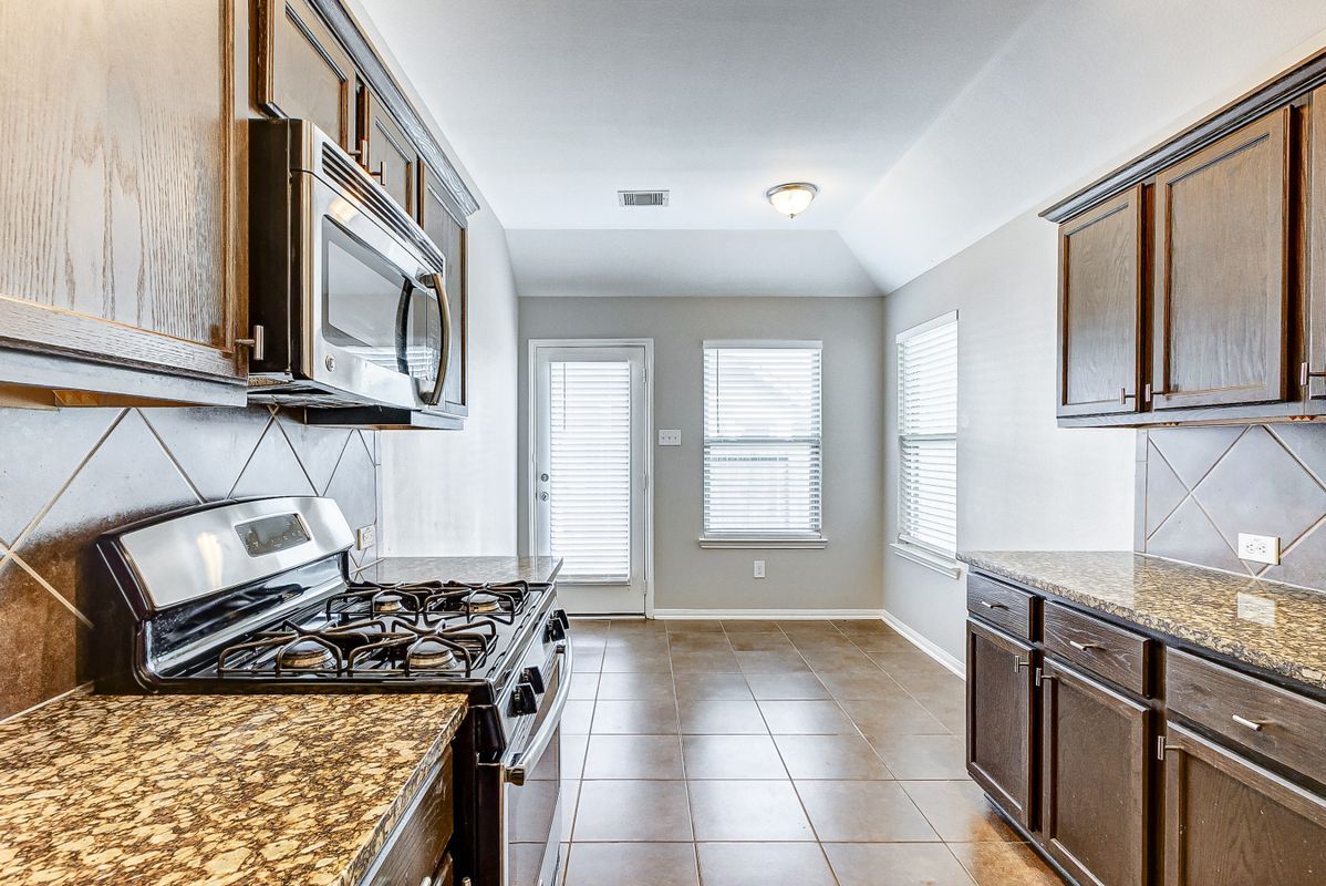 Building Photo - 12943 Pecan Shores Dr