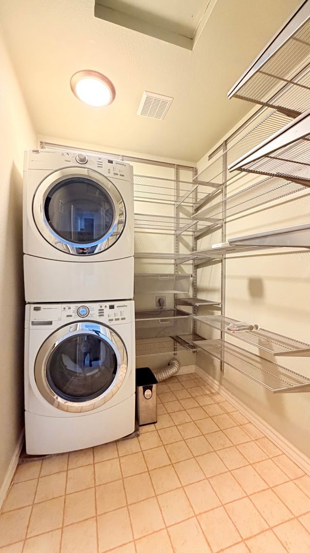 Building Photo - 31 Redondo Ct