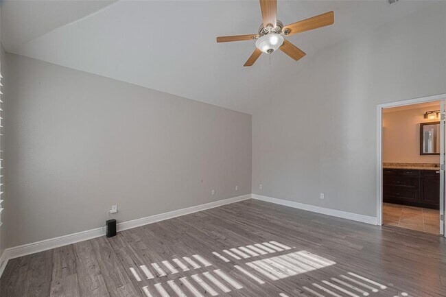 Building Photo - 15803 Locust Grove Dr