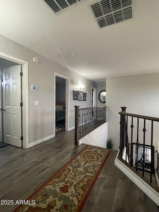 Building Photo - 1534 W Agrarian Hills Dr