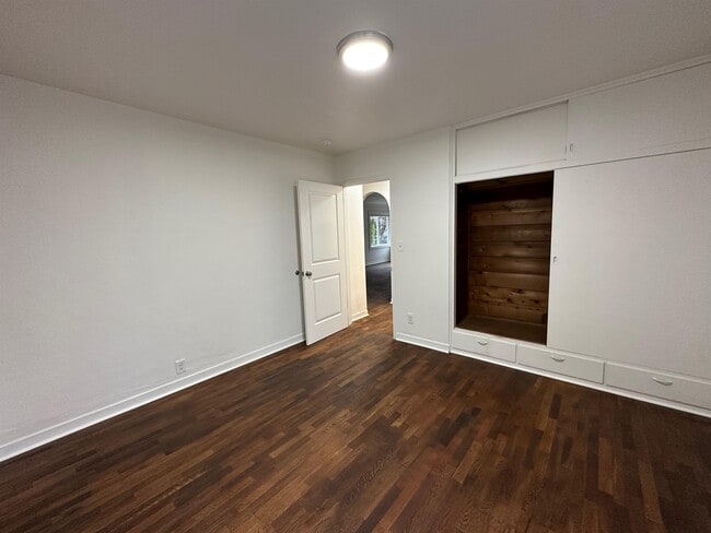 Building Photo - 1134 N Rainier Ave