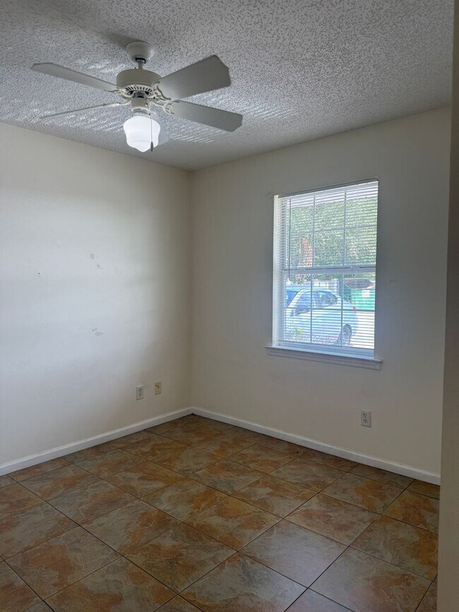 Building Photo - 151 Winter Chase Ln
