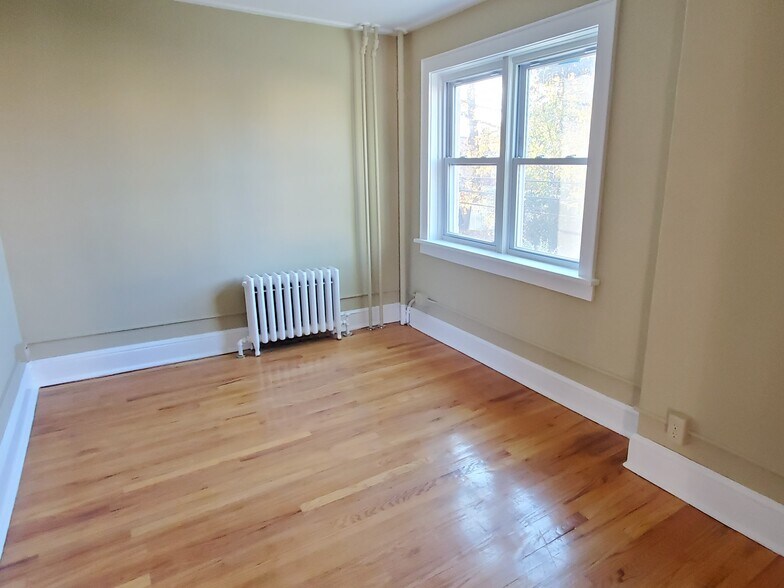Bedroom - 158 6th St