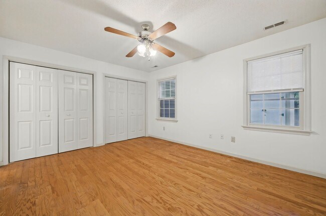 Building Photo - 109 Larkspur Hollow