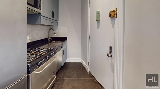 Building Photo - Elizabeth Street