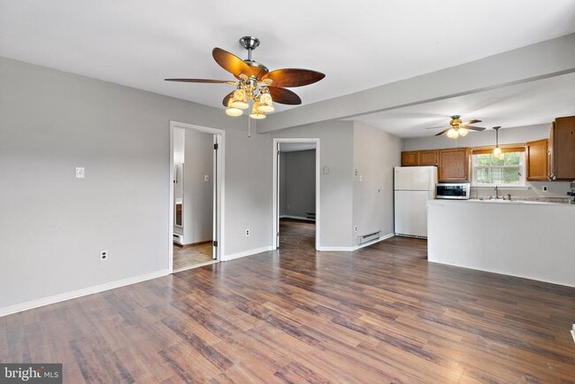 Building Photo - 193 Stirling Ct