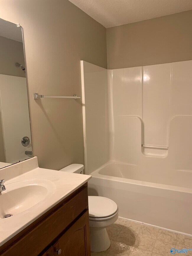 Building Photo - 104 Dartford Dr