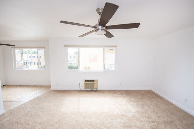 Building Photo - $500 off first month rent! 2BR/1.5BA Condo! 2 parking spaces