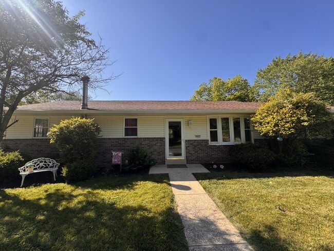 Building Photo - 4902 Creek Dr