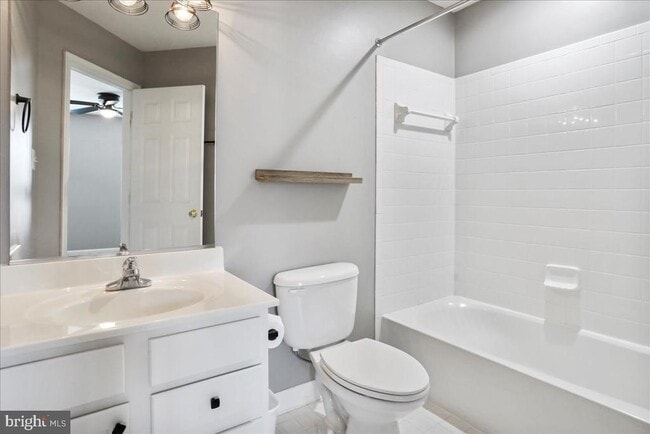 Building Photo - 319 Morlyn Dr