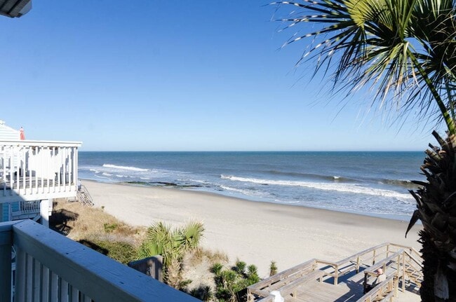 Building Photo - 2102 Surfrider Ct