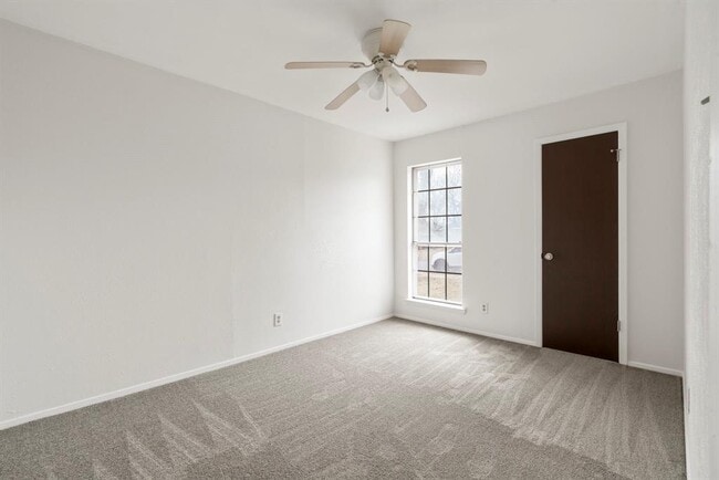 Building Photo - 9816 Teasdale Terrace