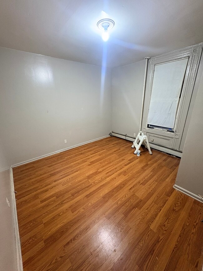 Building Photo - 112 Marshall St