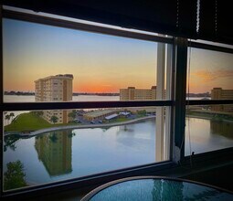 Building Photo - 4575 Cove Cir