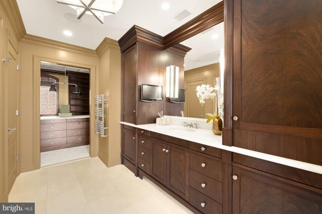 Building Photo - 622 Ponte Villas N