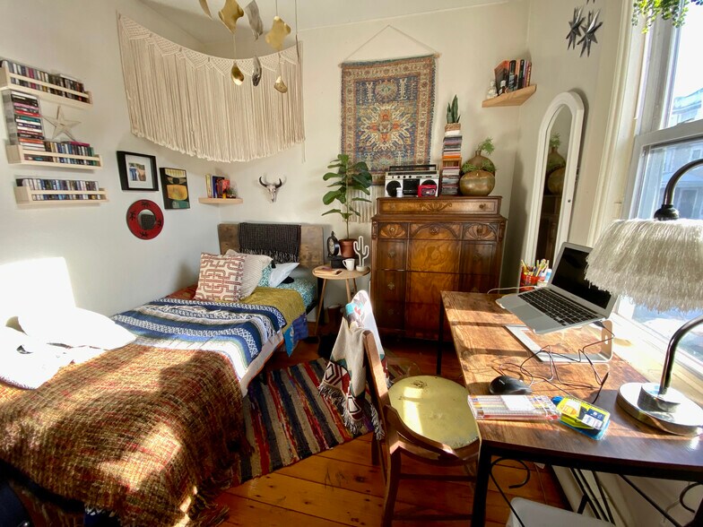 Building Photo - 203 Hillside St