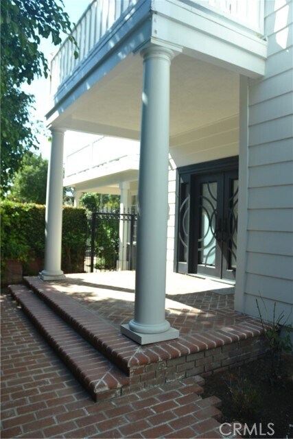 Building Photo - 19565 Woodlands Drive