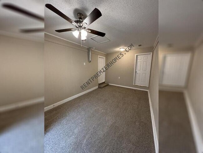 Building Photo - 210 Lonsdale Cir