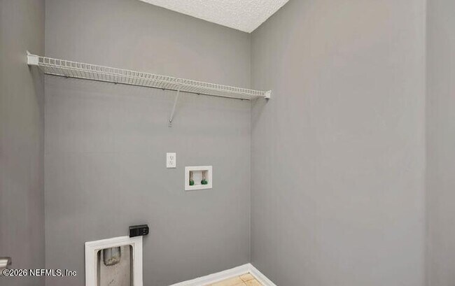 Building Photo - 10068 Garden Lake Ct