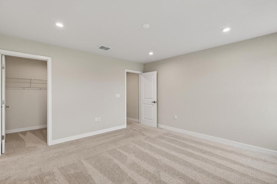 Building Photo - 20 Sabal Ct
