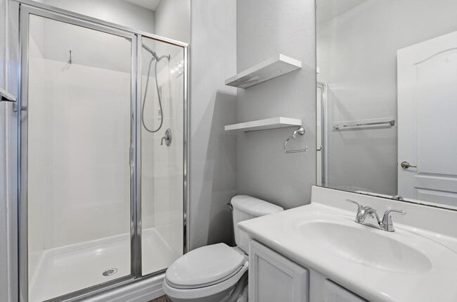 Building Photo - 3565 E Vaughn Ct