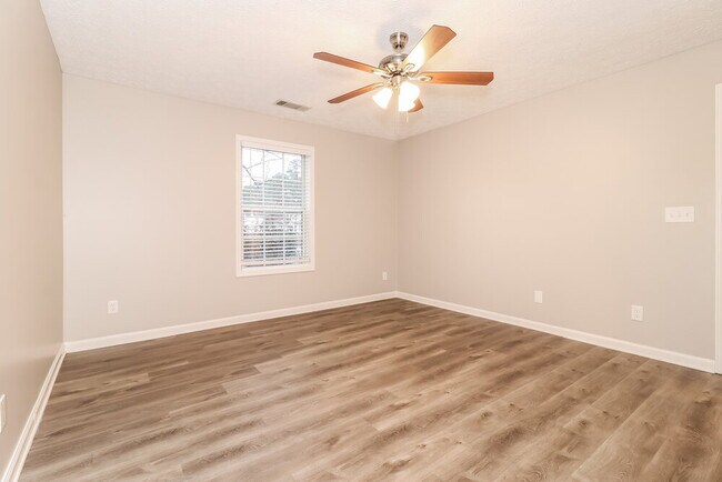 Building Photo - 2394 Oakland Spring Dr