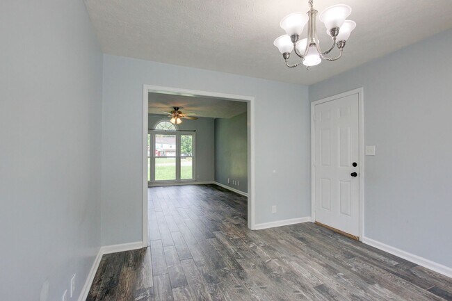 Building Photo - 180 Kings Deer Dr